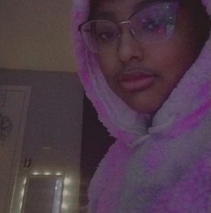 Meet your Posher, Liv